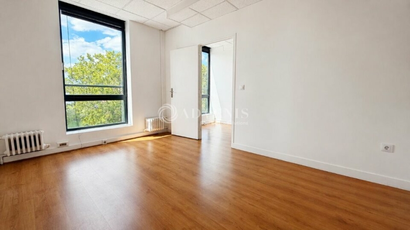 Vente Investisseur Bureaux SAINT DENIS (93200) - Photo 3