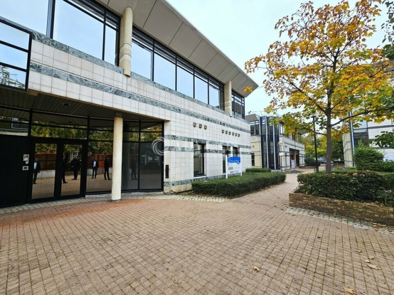 Vente Investisseur Bureaux et activités légères GENNEVILLIERS (92230) - Photo 1