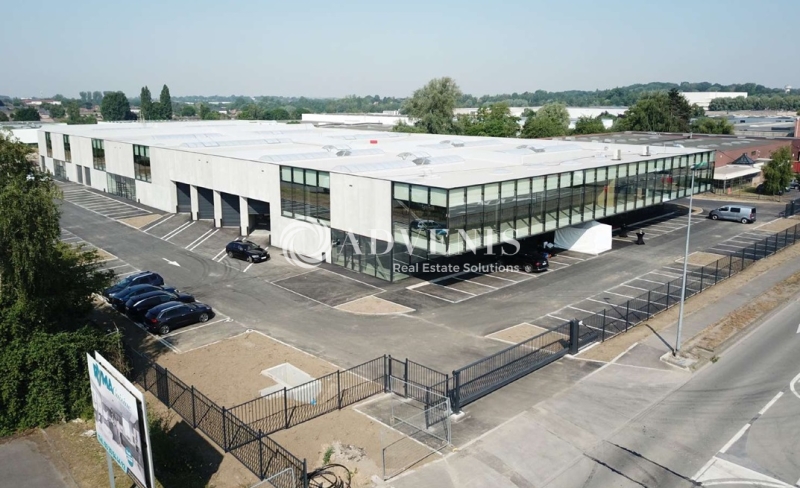 Location Entrepôts NEUVILLE EN FERRAIN (59960) - Photo 1