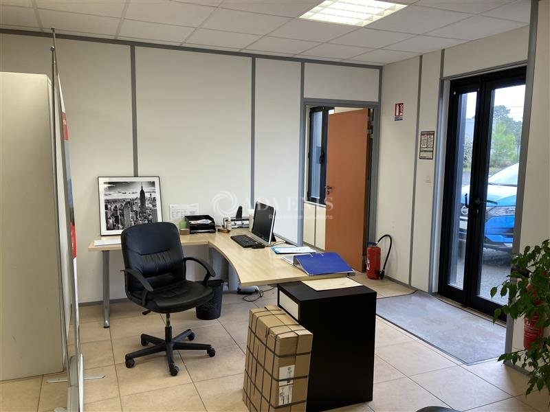 Location Bureaux CHAMPAGNE (72470) - Photo 3