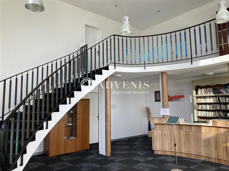 Vente Investisseur Activités Entrepôts LA CHAPELLE SAINT AUBIN (72650) - Photo 2