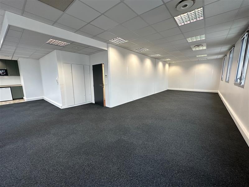 Location Bureaux CHAMPS SUR MARNE (77420) - Photo 1