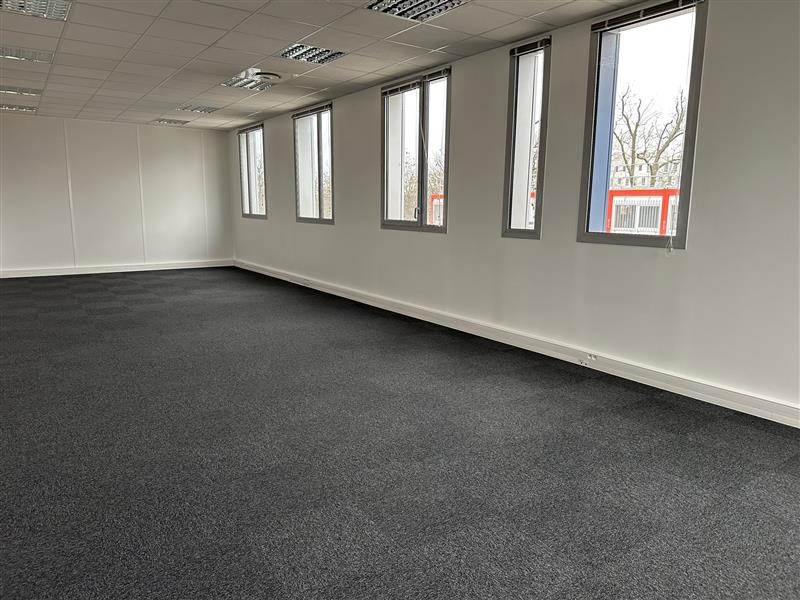 Location Bureaux CHAMPS SUR MARNE (77420) - Photo 4