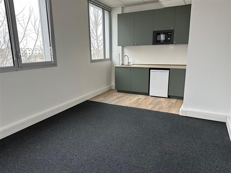 Location Bureaux CHAMPS SUR MARNE (77420) - Photo 5