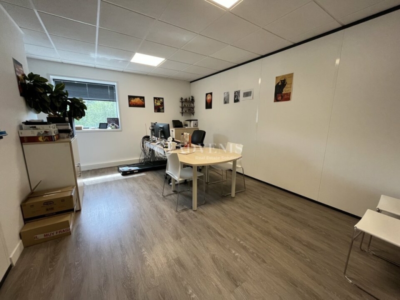 Vente Investisseur Bureaux CROISSY BEAUBOURG (77183) - Photo 4