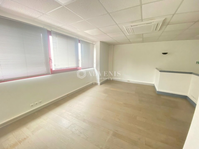 Location Activités Entrepôts ROISSY EN BRIE (77680) - Photo 8