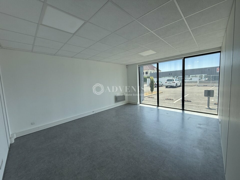 Location Bureaux SERVON (77170) - Photo 1
