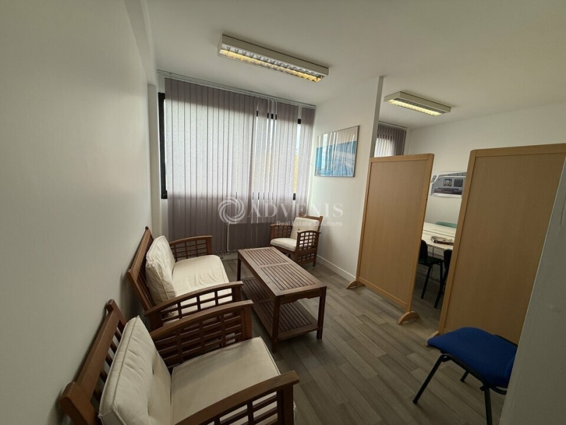 Vente Investisseur Bureaux NOISY LE GRAND (93160) - Photo 3