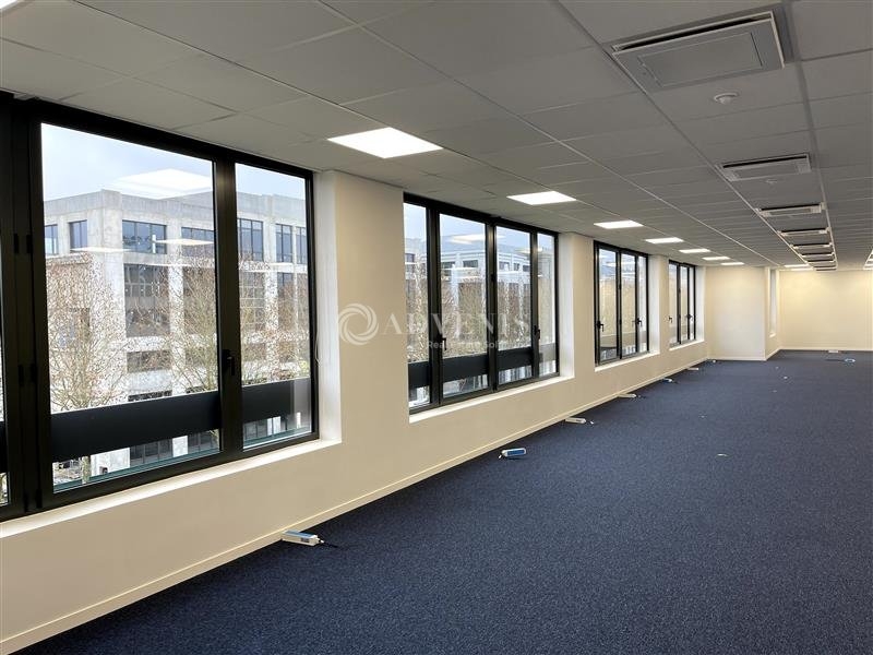 Location Bureaux CHESSY (77700) - Photo 2