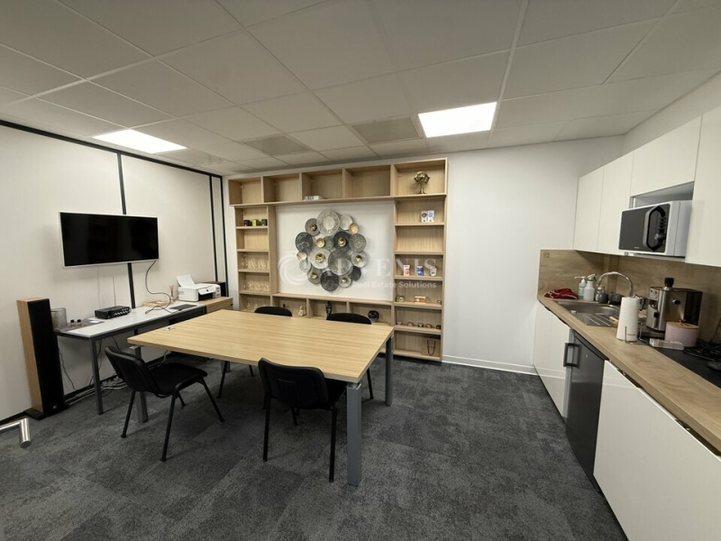 Vente Investisseur Bureaux SERRIS (77700) - Photo 1