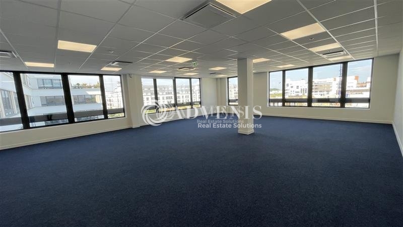Location Bureaux CHESSY (77700) - Photo 1
