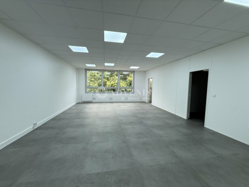 Location Activités Entrepôts EMERAINVILLE (77184) - Photo 4