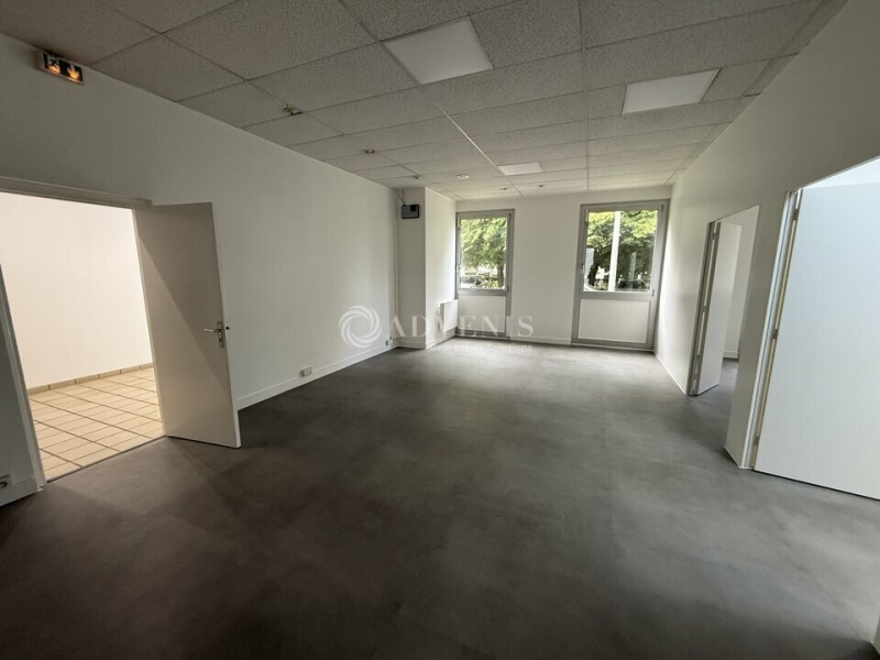 Location Activités Entrepôts EMERAINVILLE (77184) - Photo 8