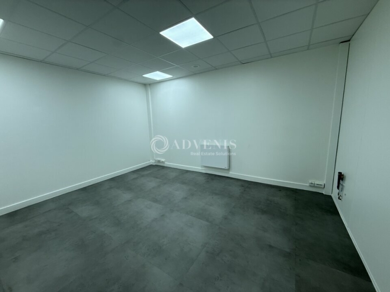 Location Activités Entrepôts EMERAINVILLE (77184) - Photo 9