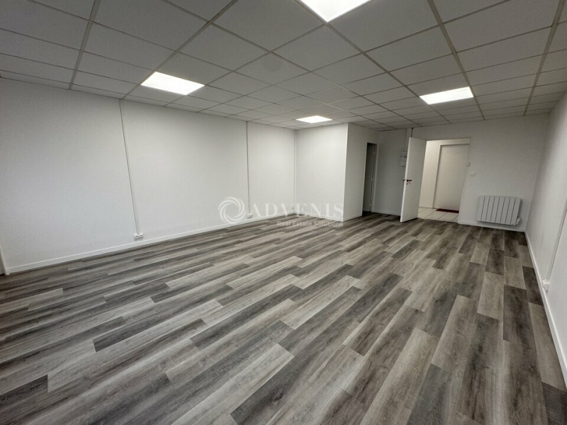 Location Bureaux OZOIR LA FERRIERE (77330) - Photo 2
