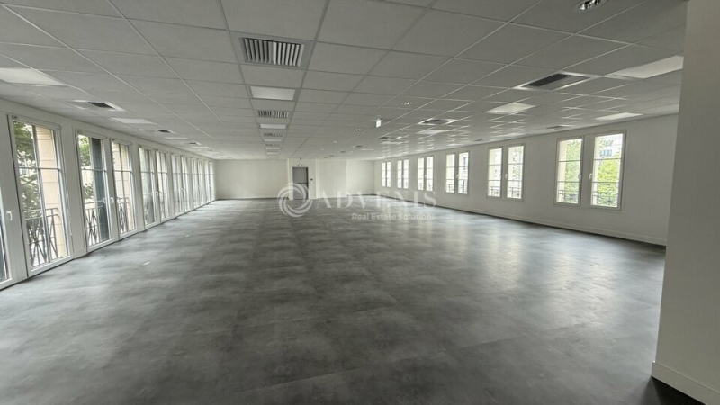 Location Bureaux CHESSY (77700) - Photo 1