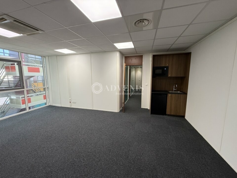 Location Bureaux TORCY (77200) - Photo 2
