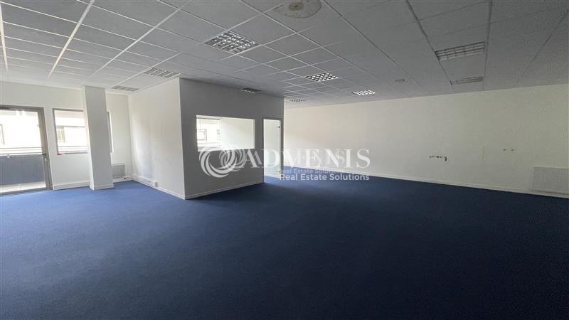 Location Bureaux FERRIERES (77164) - Photo 12