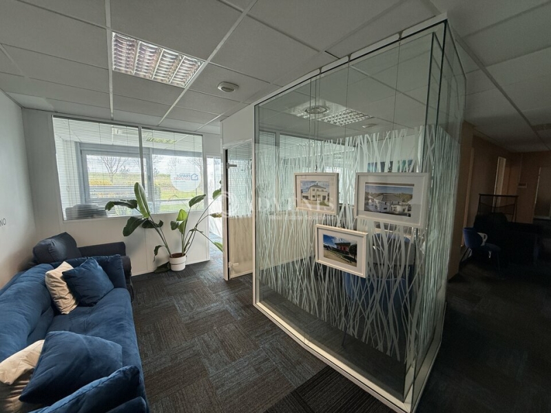 Location Bureaux MAGNY LE HONGRE (77700) - Photo 2