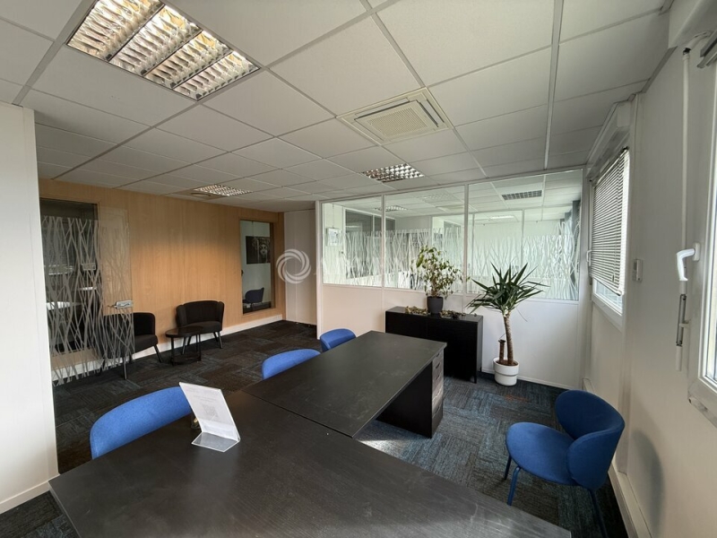 Location Bureaux MAGNY LE HONGRE (77700) - Photo 5