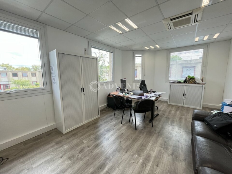 Location Bureaux TREMBLAY EN FRANCE (93290) - Photo 6