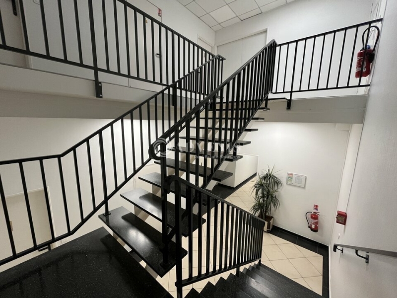 Location Bureaux TREMBLAY EN FRANCE (93290) - Photo 7