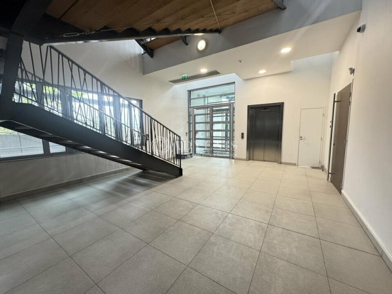 Location Bureaux et activités légères ROISSY EN FRANCE (95700) - Photo 2