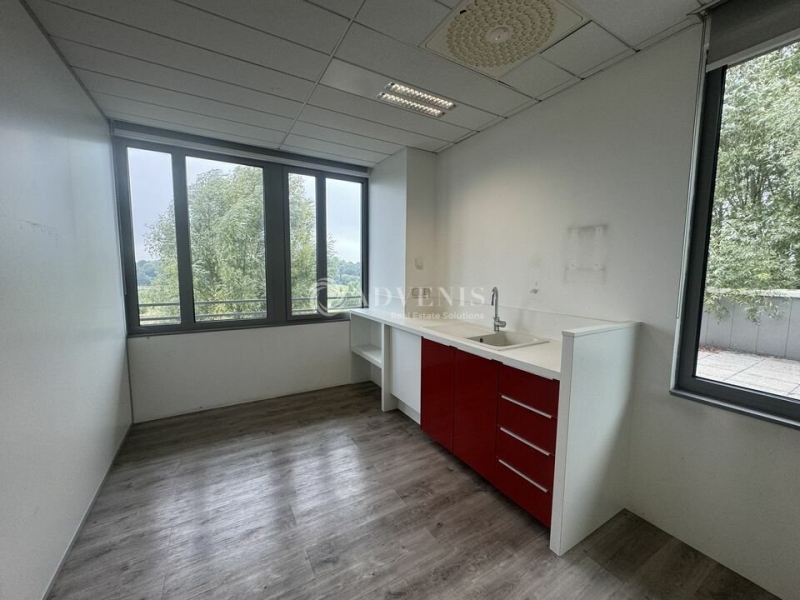 Location Bureaux et activités légères ROISSY EN FRANCE (95700) - Photo 9