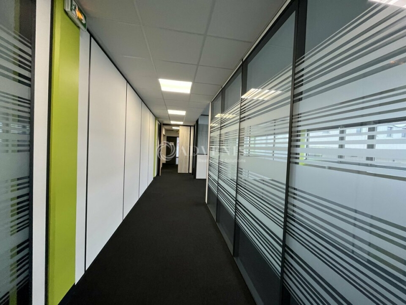 Location Bureaux TREMBLAY EN FRANCE (93290) - Photo 9