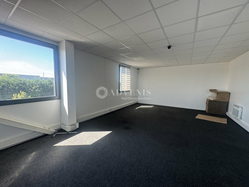 Location Activités Entrepôts GOUSSAINVILLE (95190) - Photo 4