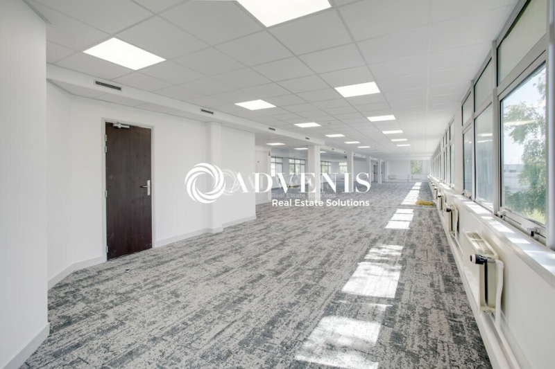 Location Bureaux ROISSY EN FRANCE (95700) - Photo 1