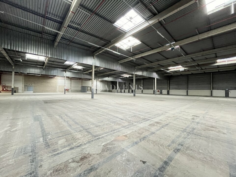 Location Entrepôts FOSSES (95470) - Photo 2