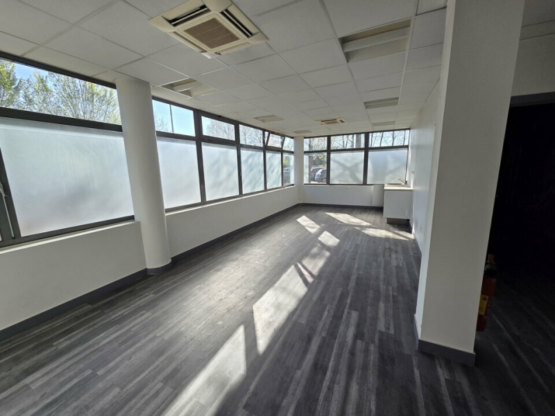 Vente Investisseur Bureaux VILLEPINTE (93420) - Photo 3