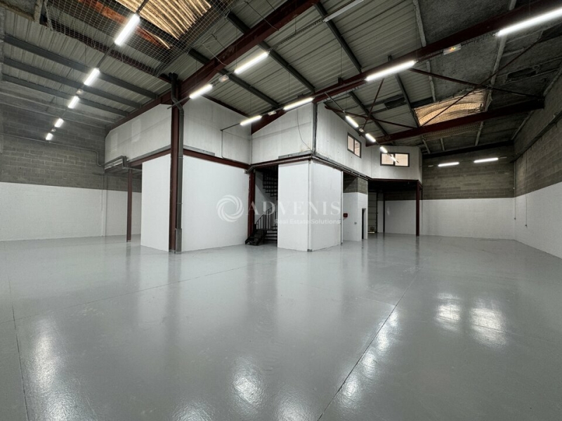 Location Activités Entrepôts LE THILLAY (95500) - Photo 2
