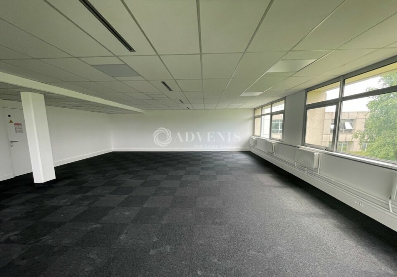 Location Bureaux TREMBLAY EN FRANCE (93290) - Photo 1