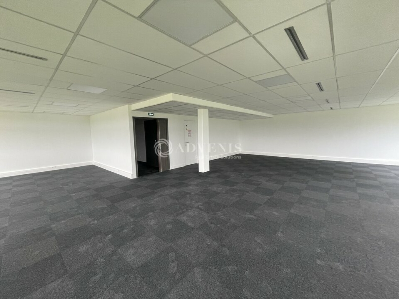 Location Bureaux TREMBLAY EN FRANCE (93290) - Photo 3