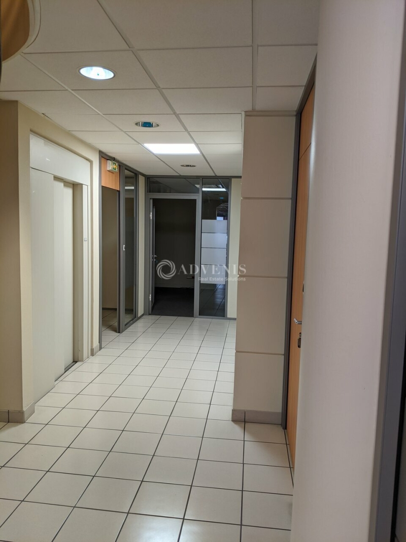 Location Commerces ORLEANS (45000) - Photo 3