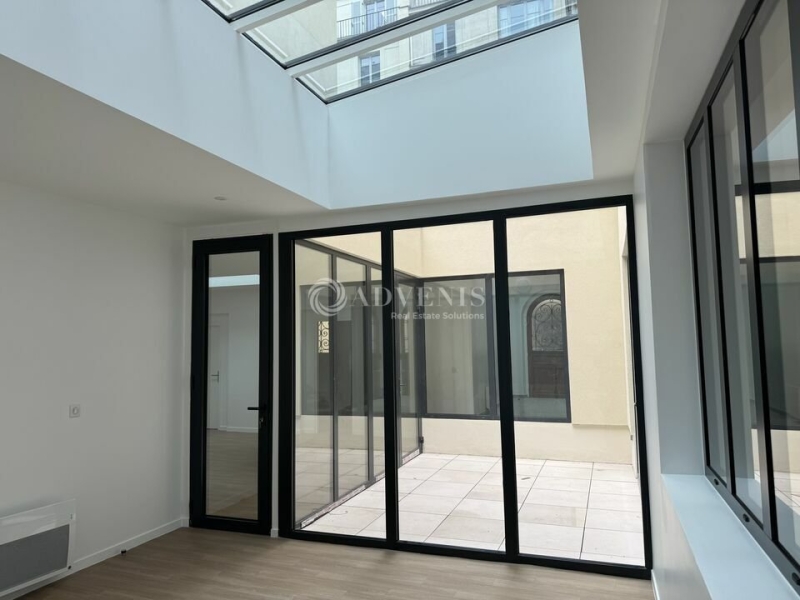 Location Bureaux PARIS (75008) - Photo 9