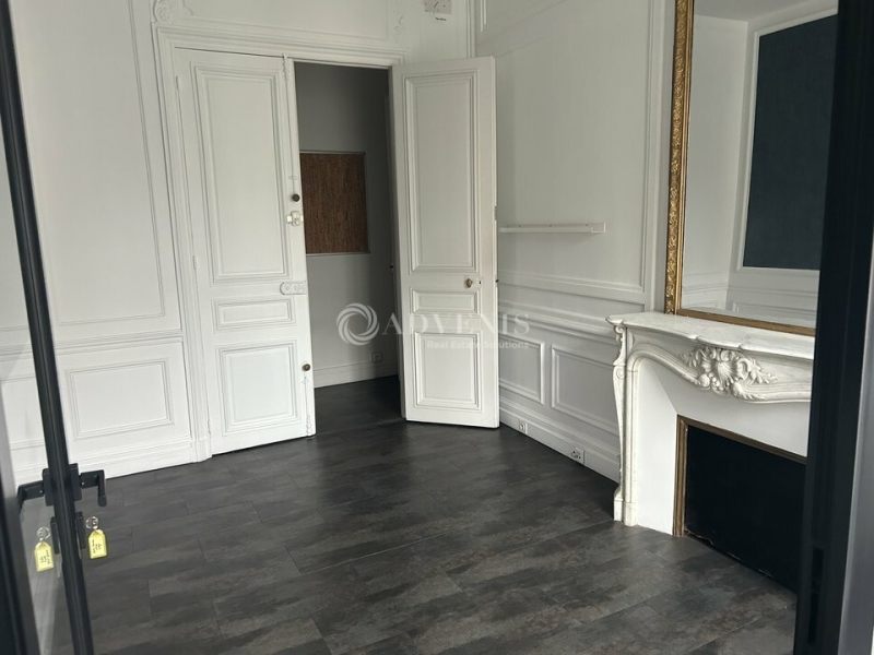 Location Bureaux PARIS (75008) - Photo 12