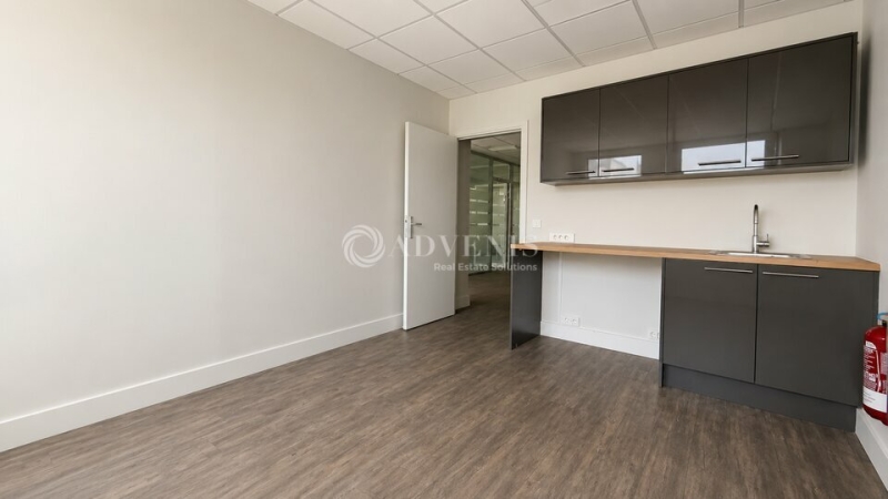 Location Bureaux PARIS (75008) - Photo 9