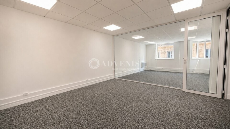 Location Bureaux PARIS (75017) - Photo 11