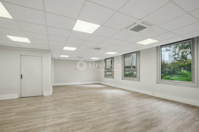 Location Bureaux PARIS (75008) - Photo 5