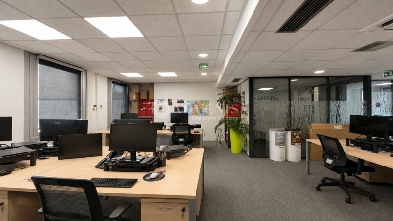 Location Bureaux PARIS (75008) - Photo 11