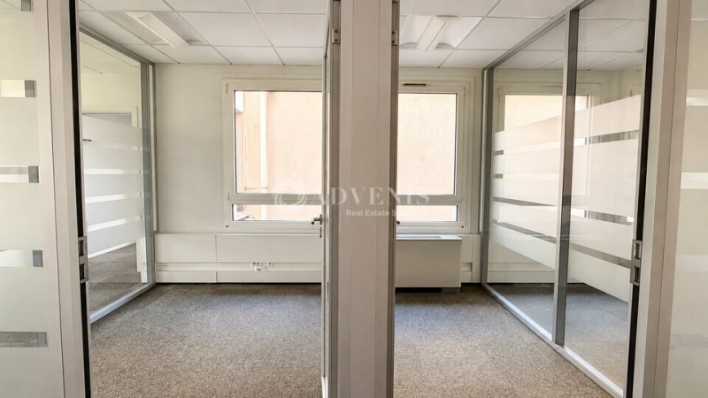 Location Bureaux PARIS (75008) - Photo 9