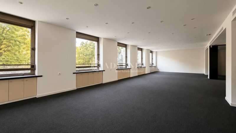 Location Bureaux PARIS (75008) - Photo 8