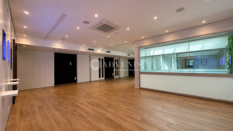 Location Commerces PARIS (75008) - Photo 4