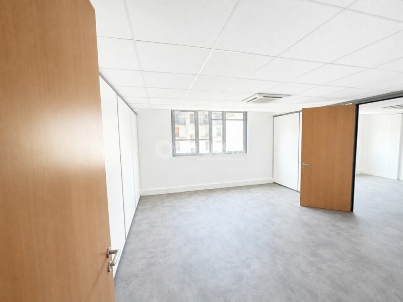 Location Bureaux et activités légères PARIS (75012) - Photo 4