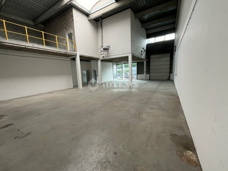 Location Activités Entrepôts VALENTON (94460) - Photo 2