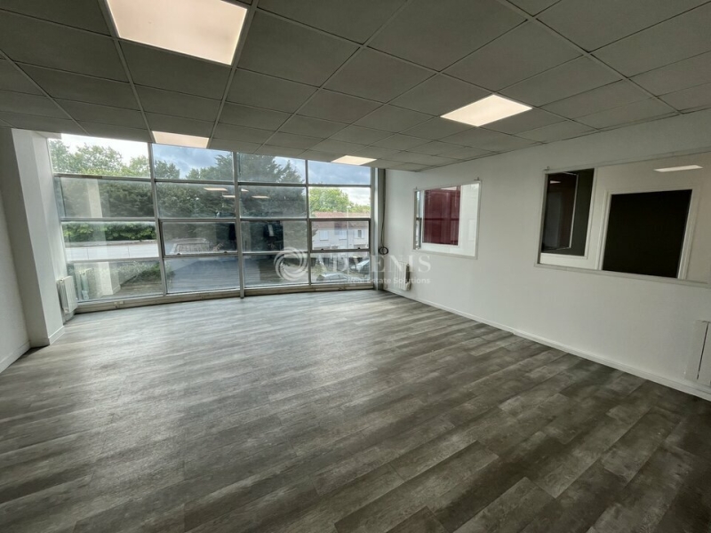 Location Activités Entrepôts VALENTON (94460) - Photo 4