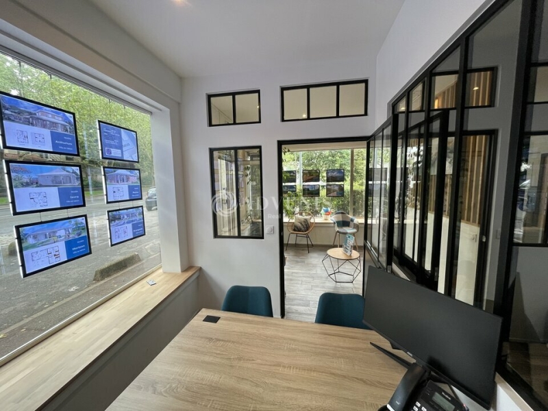 Location Commerces CRÉTEIL (94000) - Photo 2